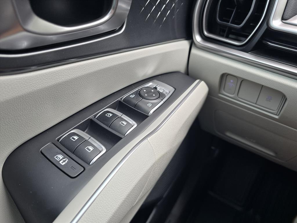 2025 Kia Sorento S - Photo 21