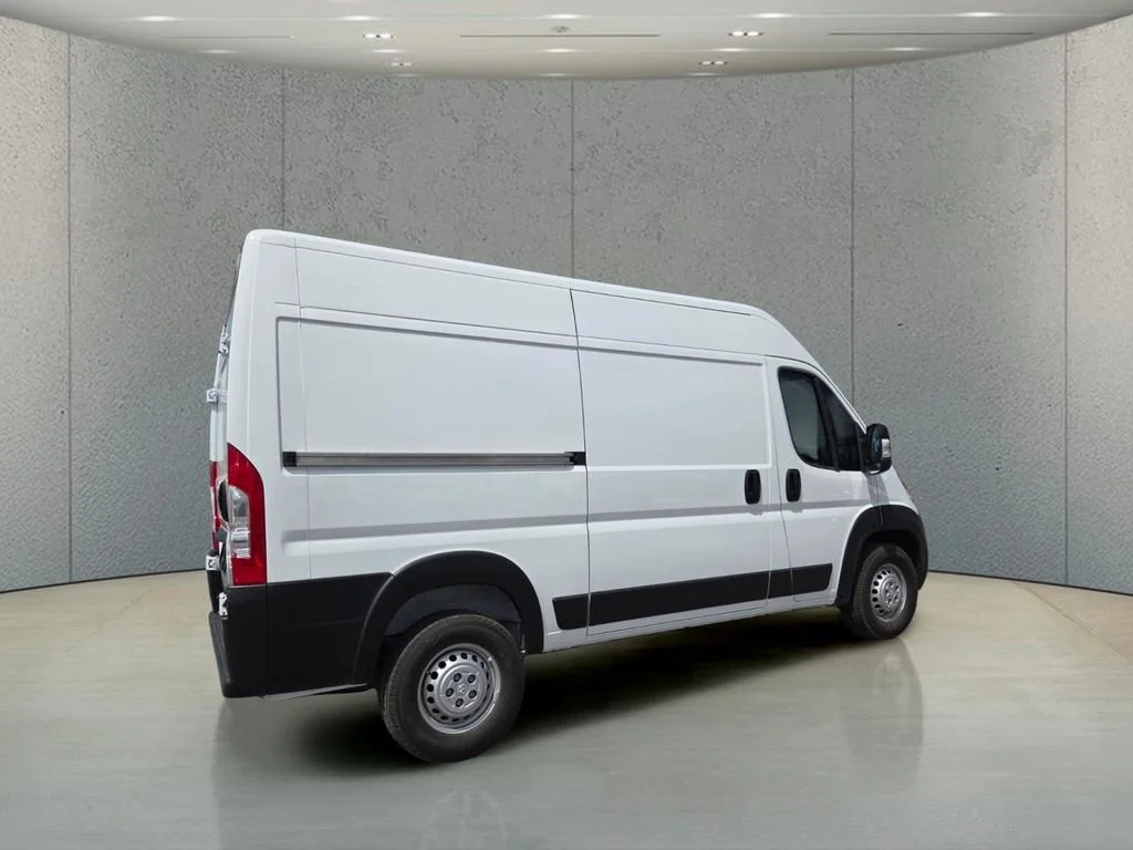 New 2026 Bright White Clear-Coat Exterior Paint RAM Tradesman image 4