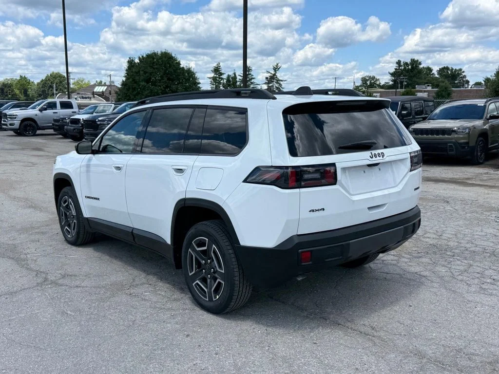 New 2026 Bright White Clear-Coat Exterior Paint Jeep Limited image 8
