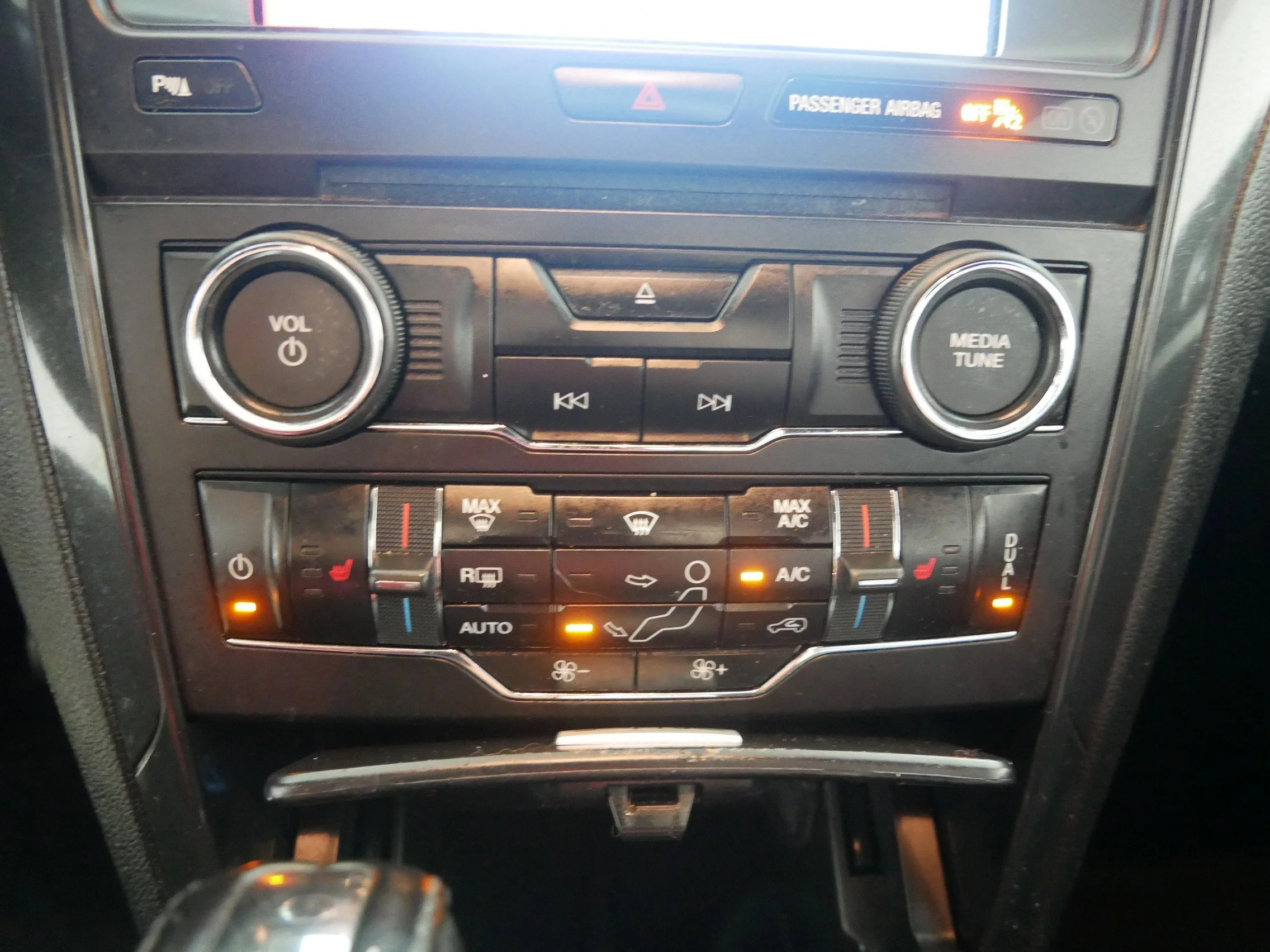 Used 2017 Ingot Silver Metallic Ford XLT image 23