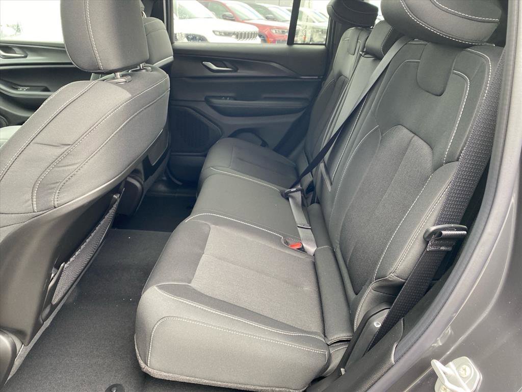 New 2026 Baltic Gray Metallic Clear-Coat Exterior Paint Jeep Laredo X image 14