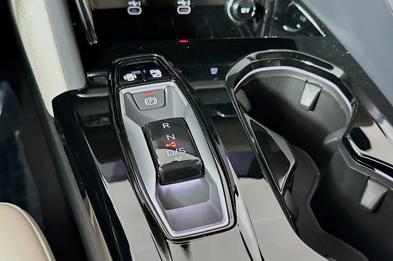 New 2026 Glacier White Metallic Audi Premium image 7