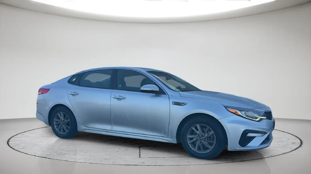 Used 2020 Silver Kia LX image 4
