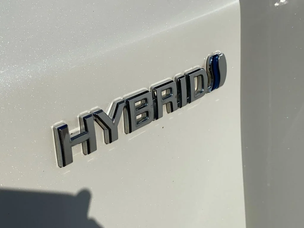 Used 2015 White Toyota Persona Series Special Edition image 37