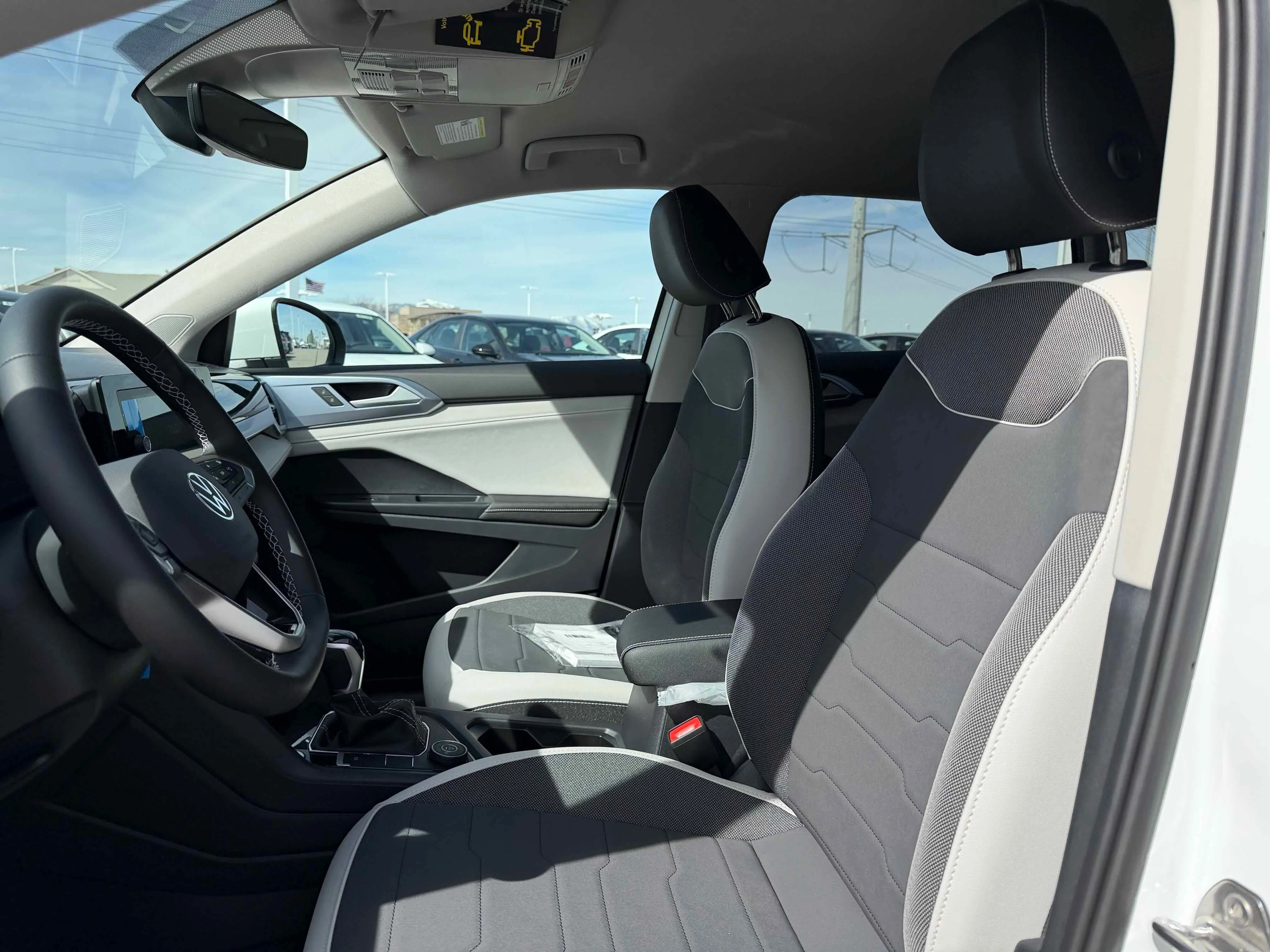 New 2026 Pure White Volkswagen SE image 4