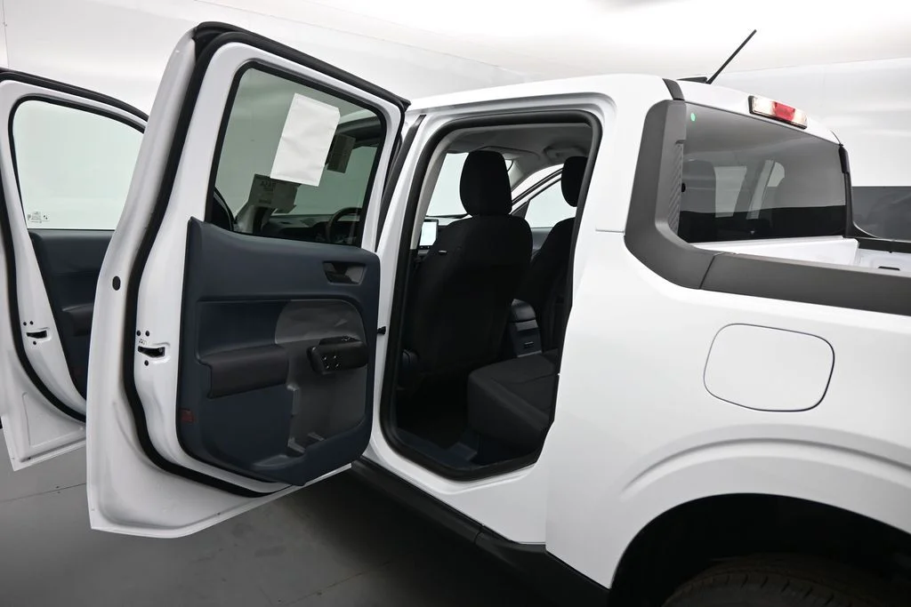 New 2026 Oxford White Ford XLT image 15