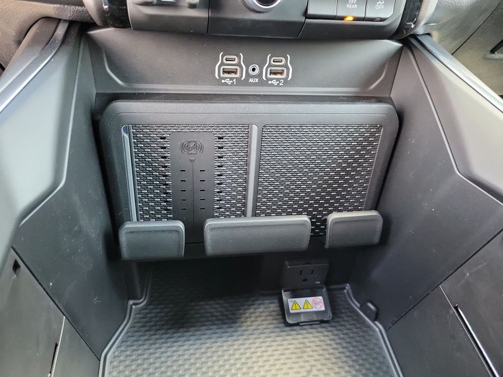 New 2026 Diamond Black Crystal Pearlcoat RAM Big Horn/Lone Star image 29