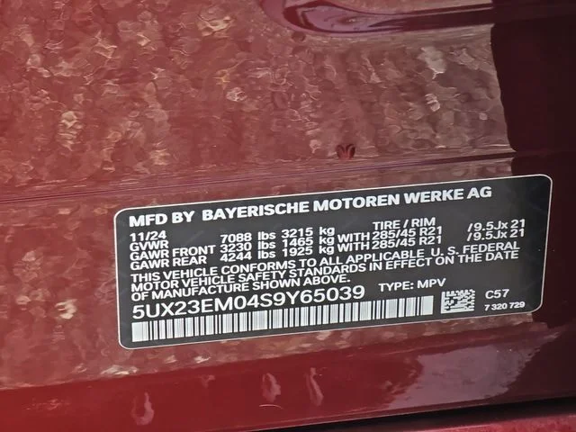 Used 2025 Red BMW xDrive40i image 37