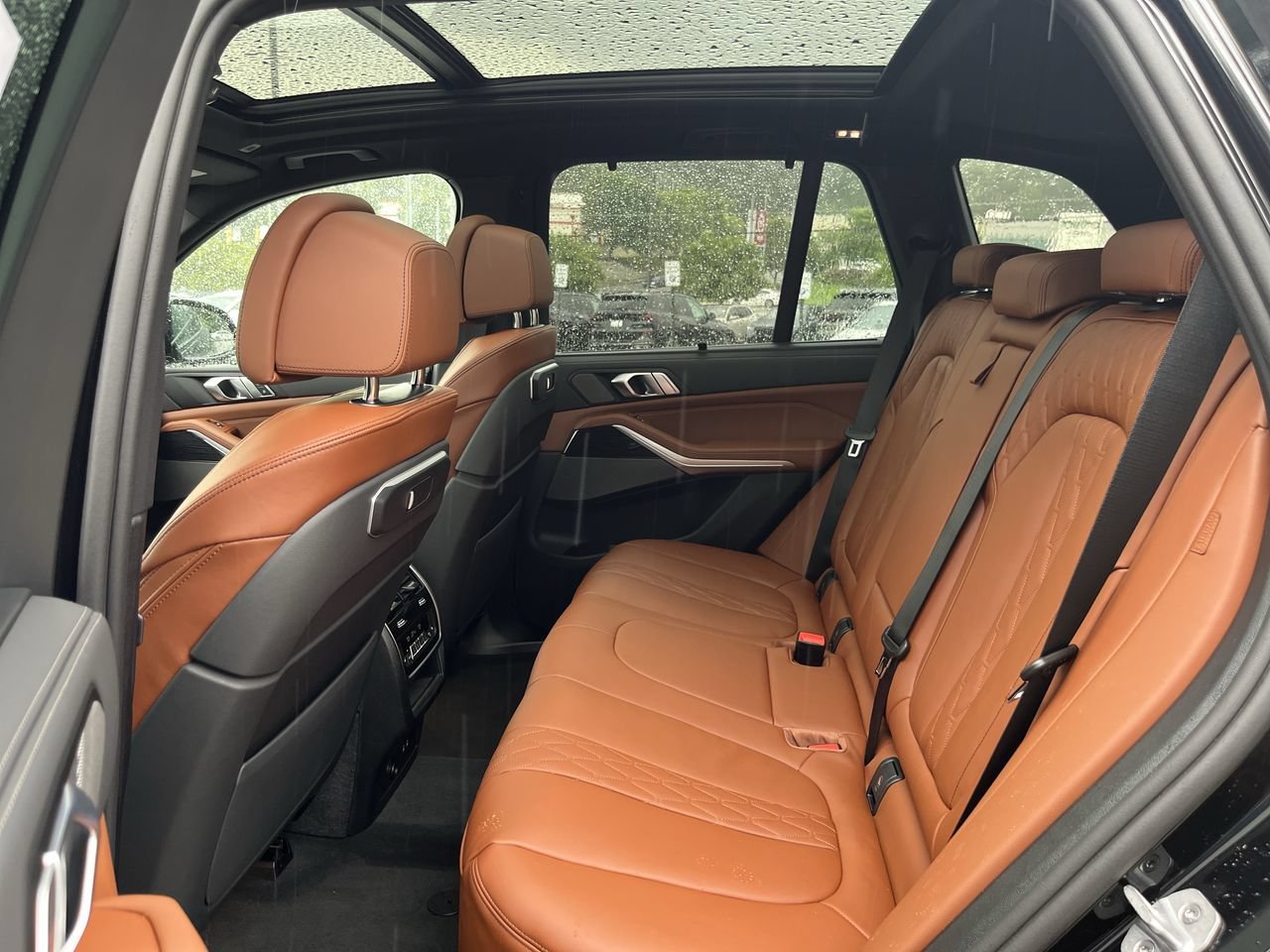 New 2026 Black Sapphire Metallic BMW xDrive40i image 32