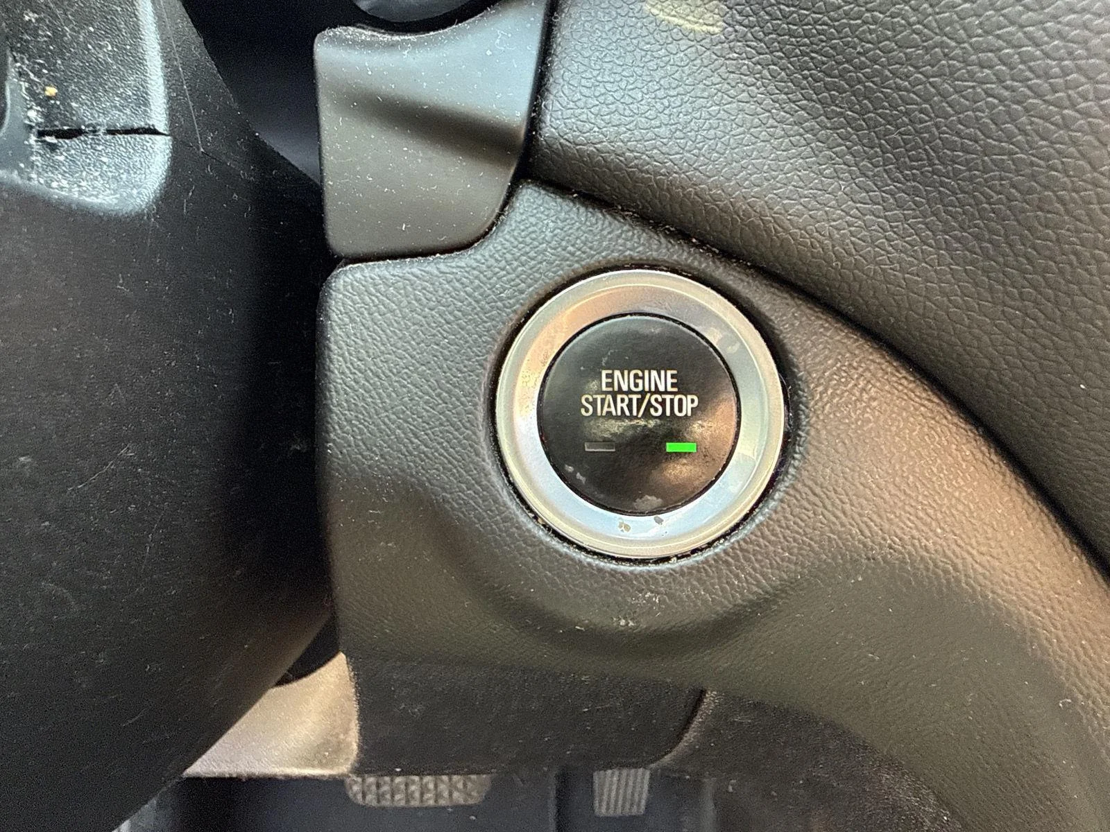 Used 2019 Iridescent Pearl Tricoat Chevrolet LT image 13