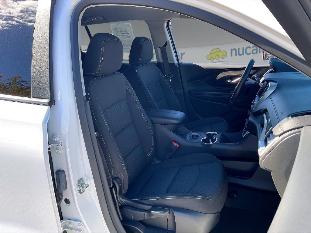 Used 2024 Summit White GMC SLE image 10