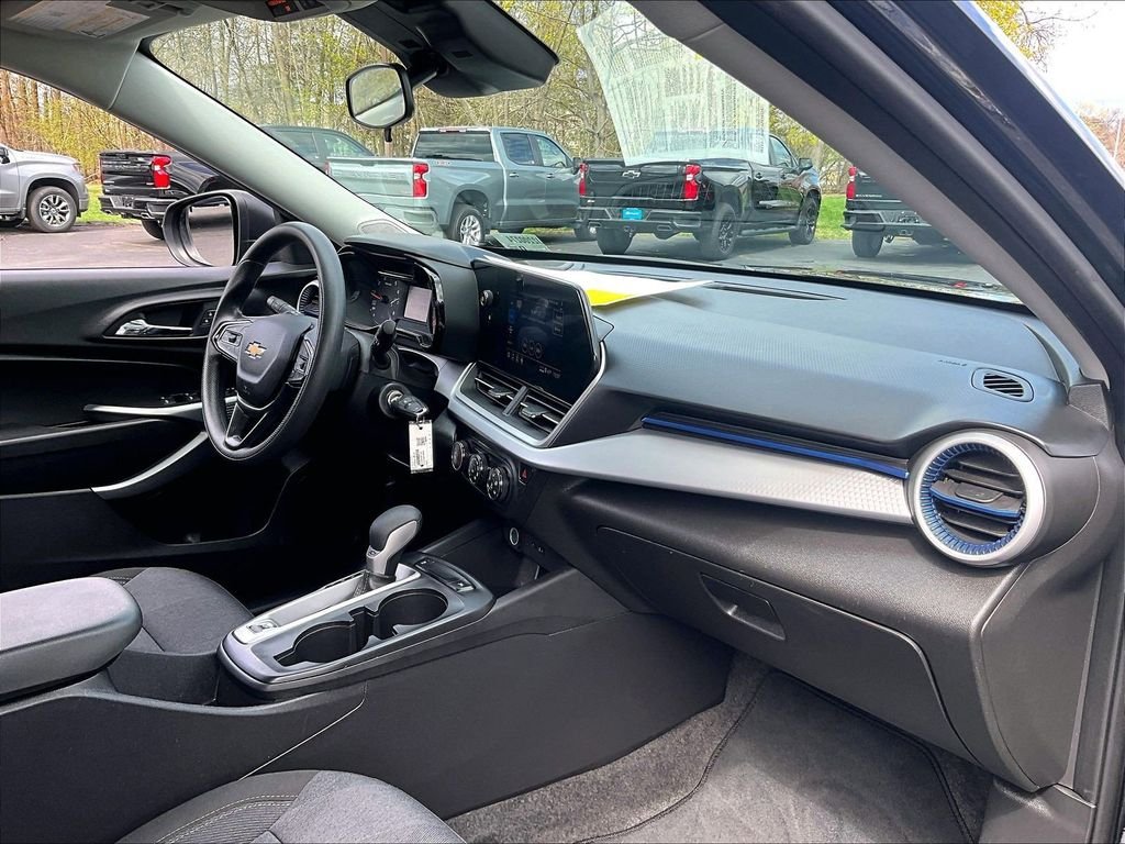 Used 2024 Black Chevrolet LS image 21