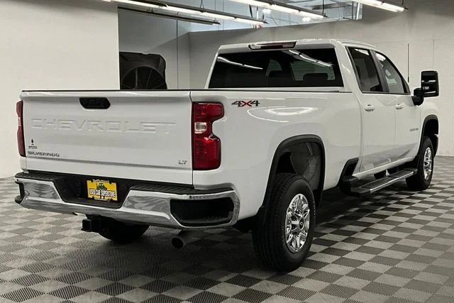 Used 2025 Summit White Chevrolet LT image 14