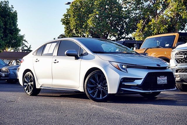 Used 2025 Silver Toyota SE image 1