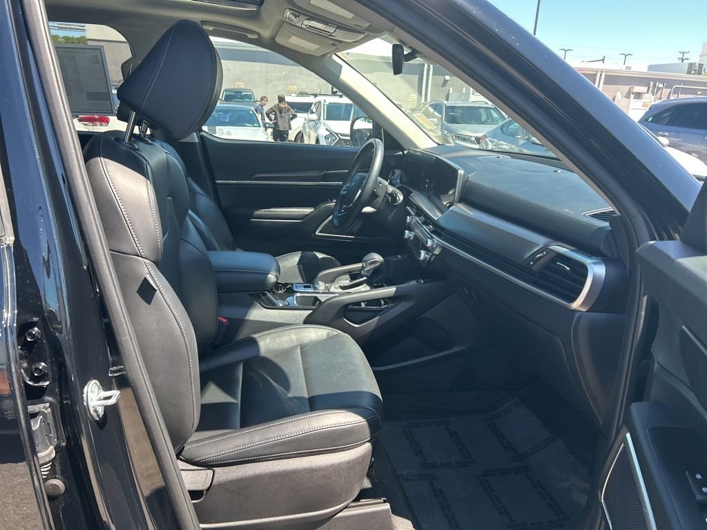Used 2024 Black Kia S image 26