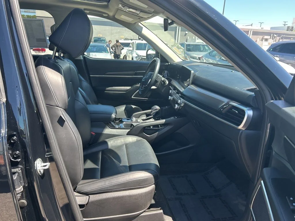 Used 2024 Black Kia S image 26