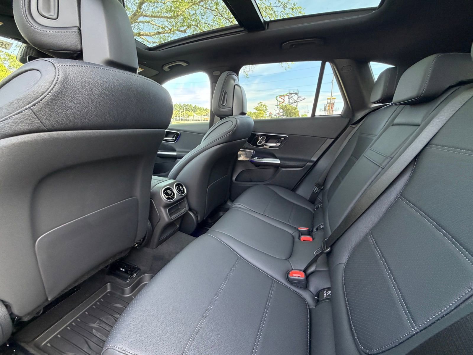 New 2026 Graphite Grey Metallic Mercedes-Benz GLC 300 image 40