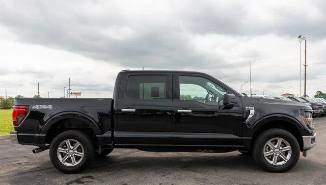 Used 2024 Black Ford XLT image 5