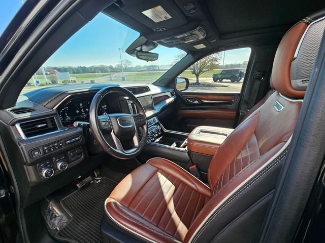 2024 GMC Yukon Denali Ultimate - Photo 30