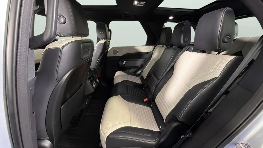 Used 2022  Land Rover S R-Dynamic image 28