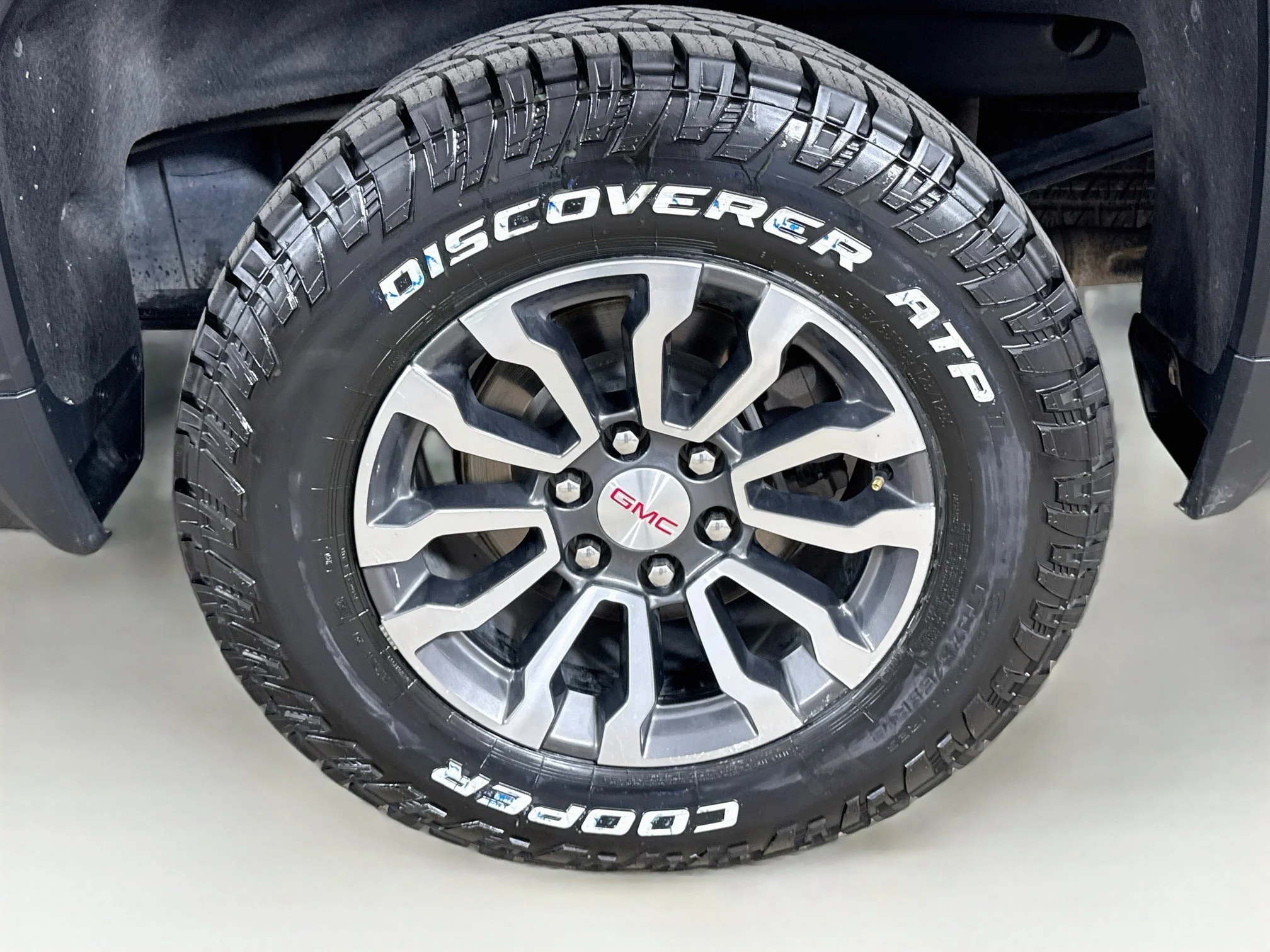 Used 2023 STERLING METALLIC GMC AT4 image 33
