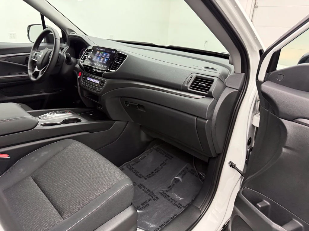 Used 2025 White Honda Sport image 33