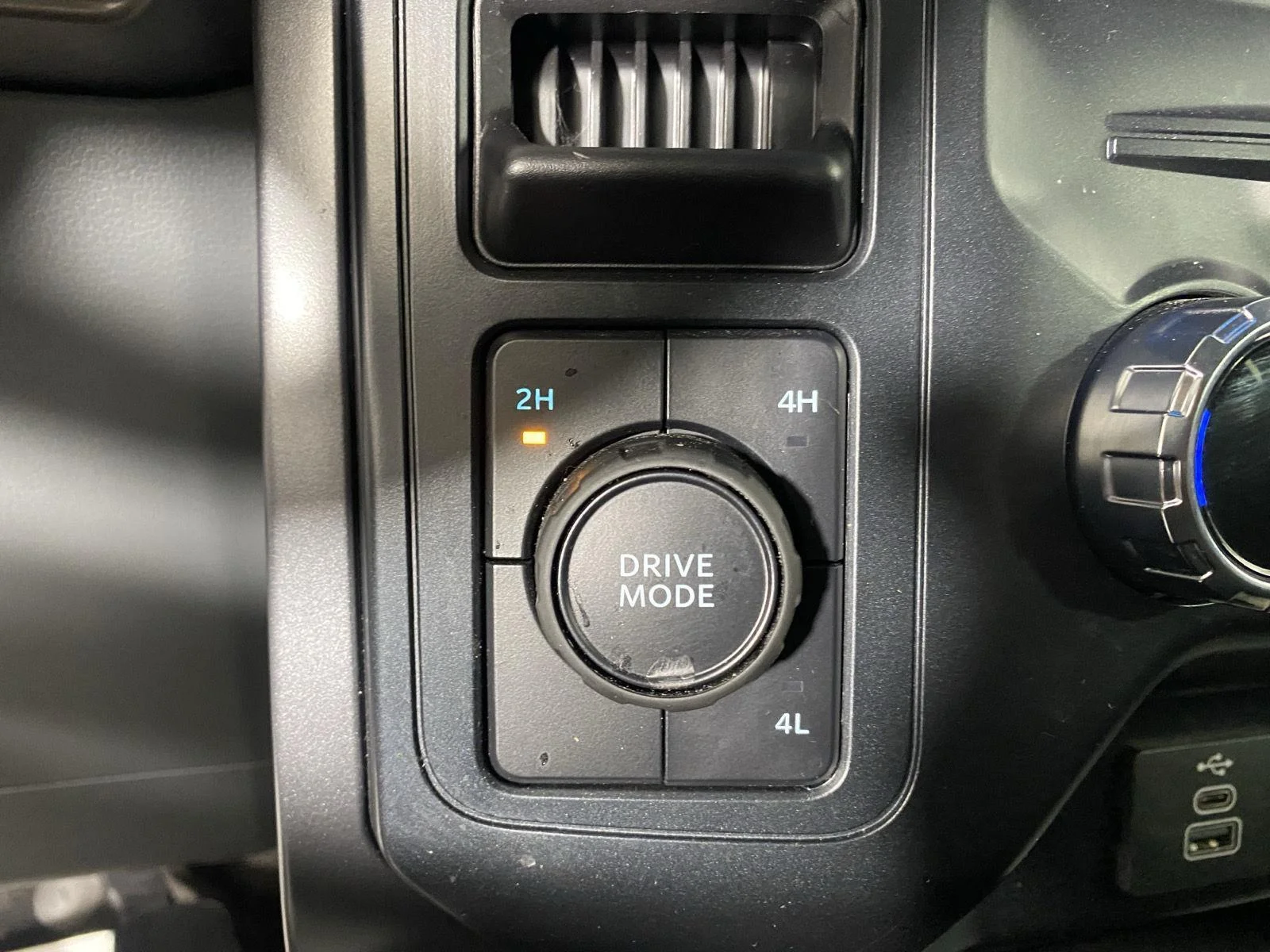 Used 2025 Agate Black Ford XLT image 16