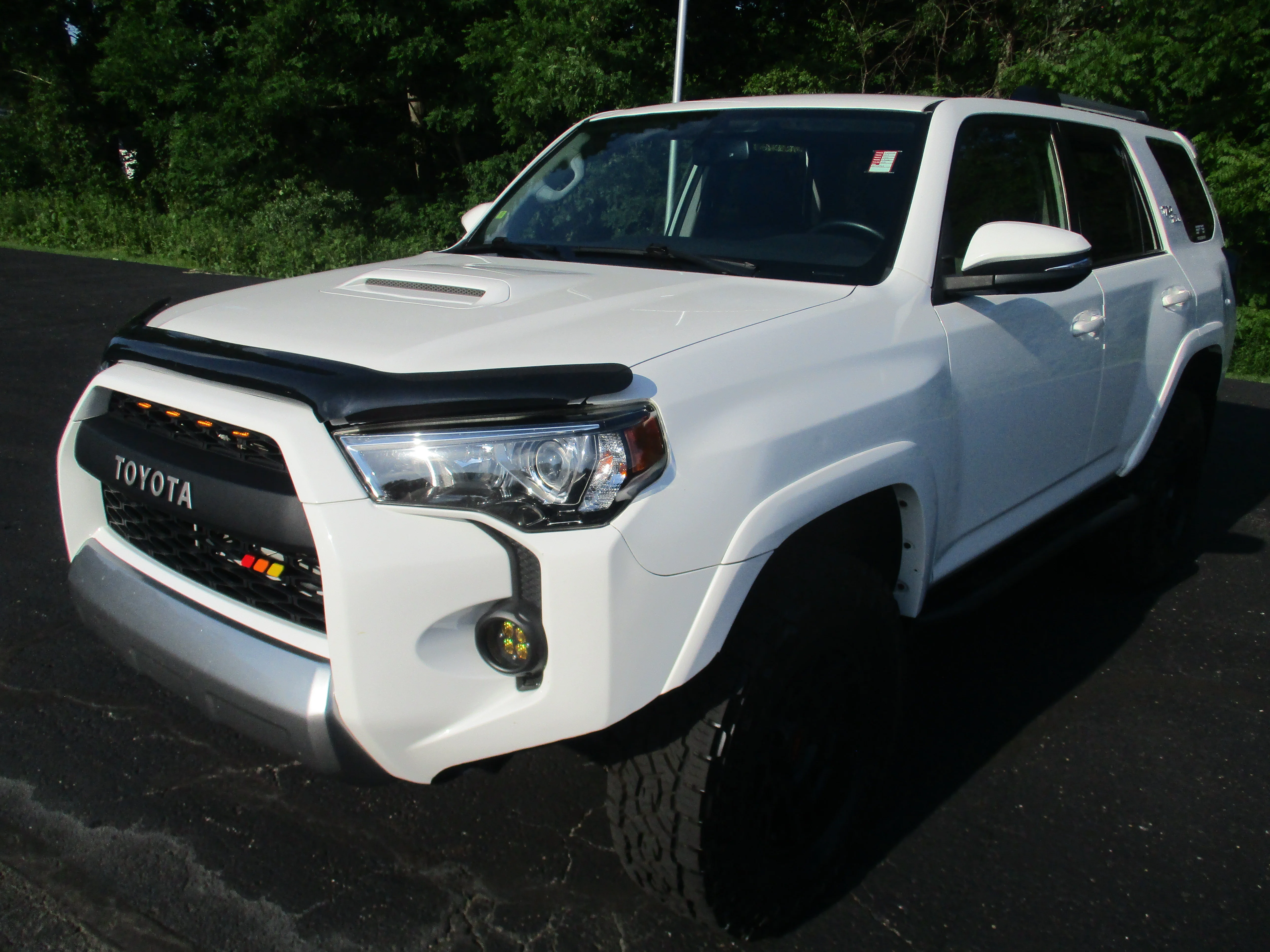 Used 2017 SUPER WHITE Toyota  image 4