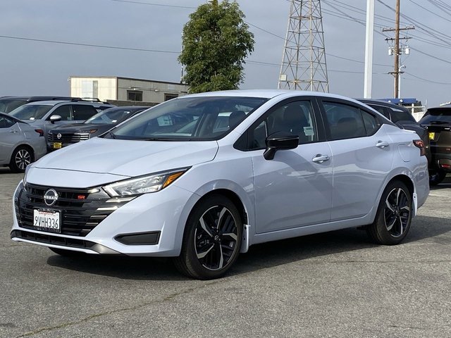 2025 Nissan Versa 1.6 SR