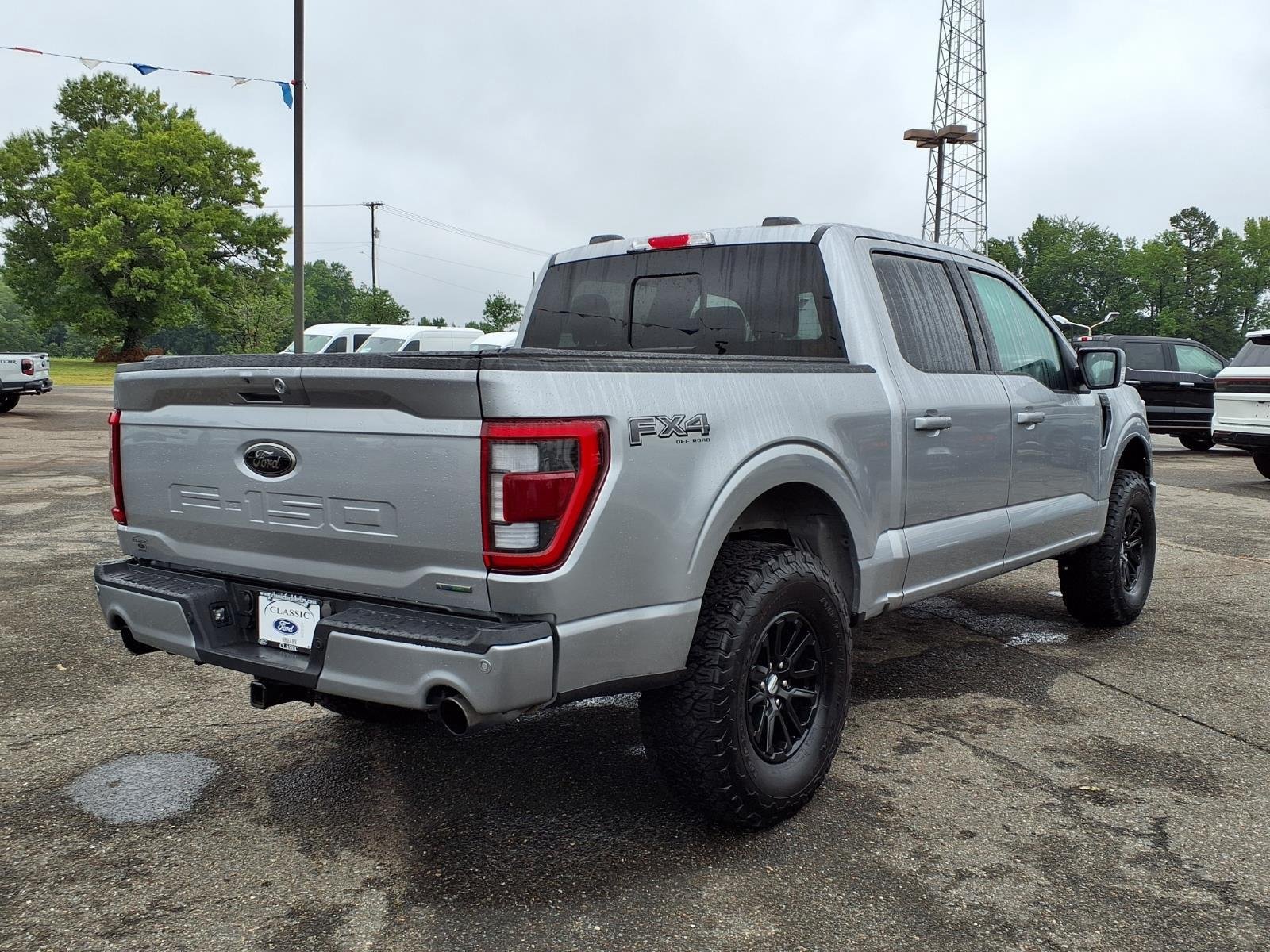 Used 2023 Silver Ford LARIAT image 2