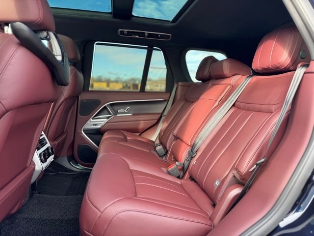New 2026 Constellation Blue Ultra Metallic Gloss Land Rover SE image 11