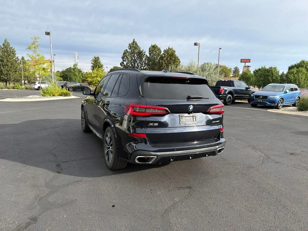 Used 2022 Carbon Black Metallic BMW xDrive40i image 3