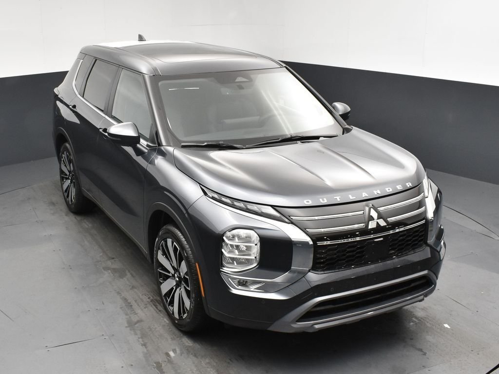 New 2026 Gray Mitsubishi SE image 13