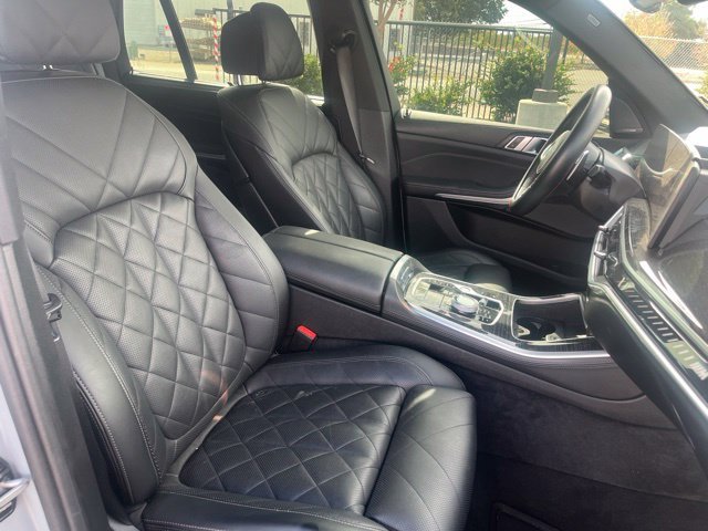 Used 2025 Gray BMW M60i image 10