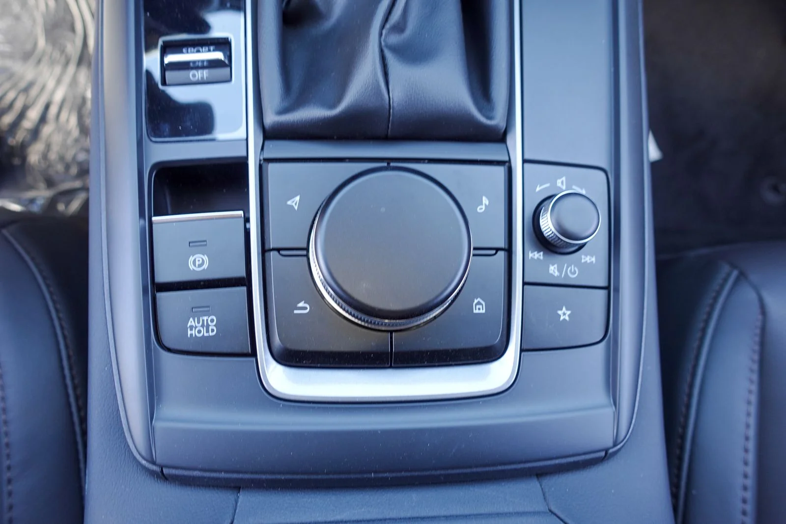 New 2026 Jet Black Mica Mazda 2.5 S Premium image 23