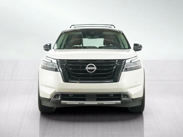 Used 2024  Nissan Platinum image 8