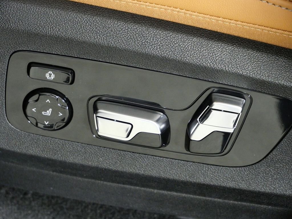 Used 2026 Skyscraper Grey Metallic BMW xDrive40i image 40