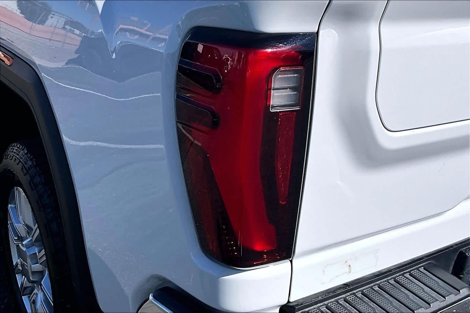 Used 2024 Summit White GMC SLT image 28