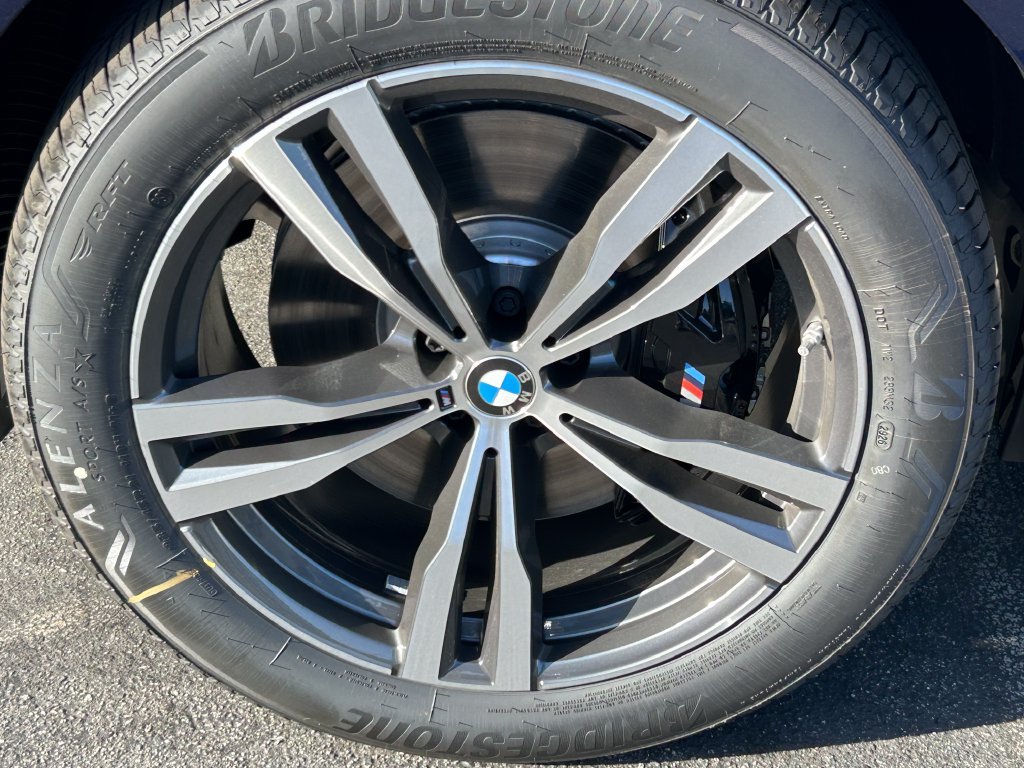New 2027 Tanzanite Blue II Metallic BMW xDrive40i image 9