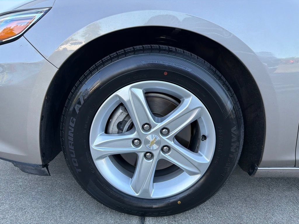 Used 2024 Mineral Gray Metallic Chevrolet 1LT image 31