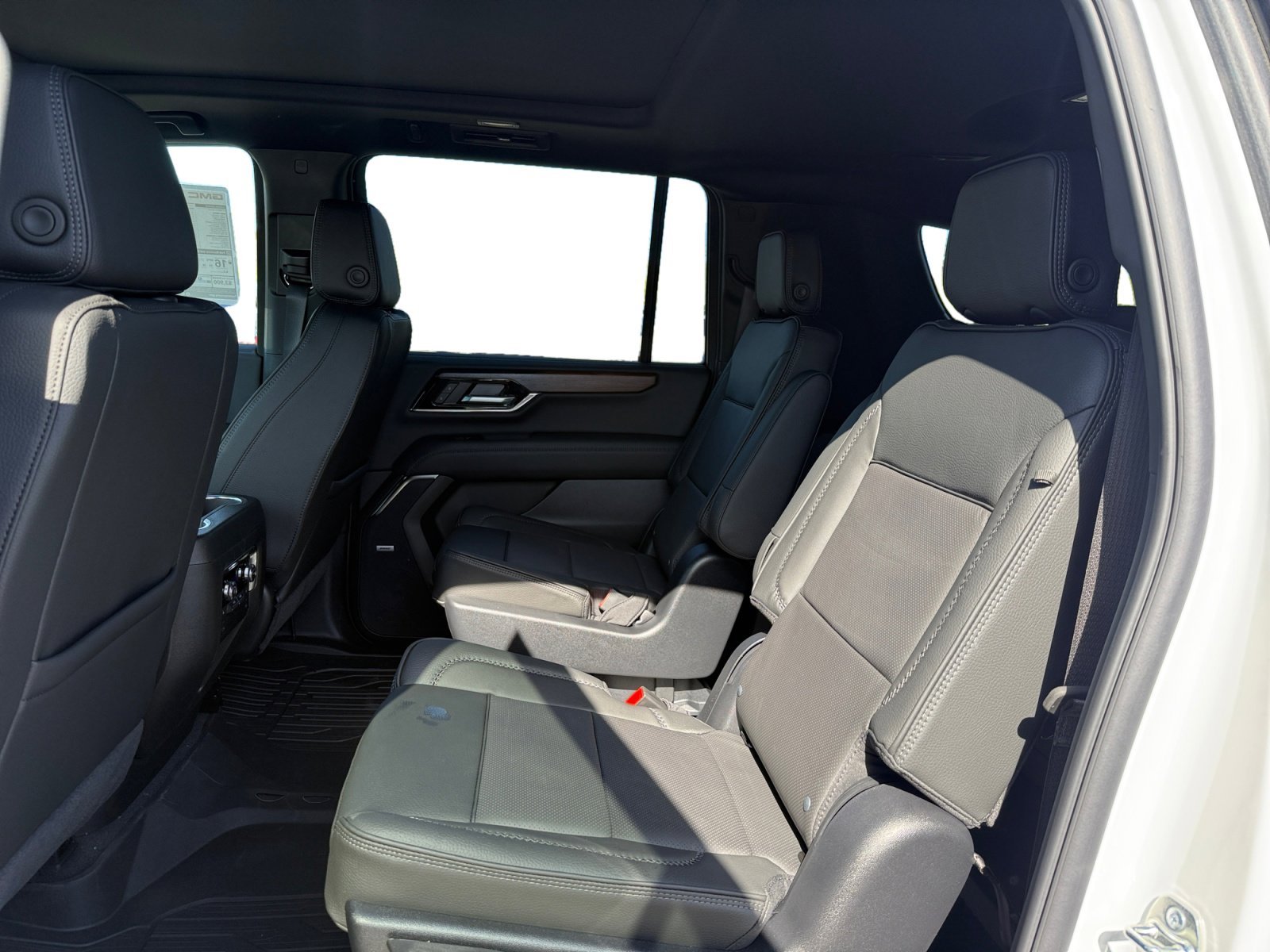 2026 GMC Yukon XL Denali - Photo 16