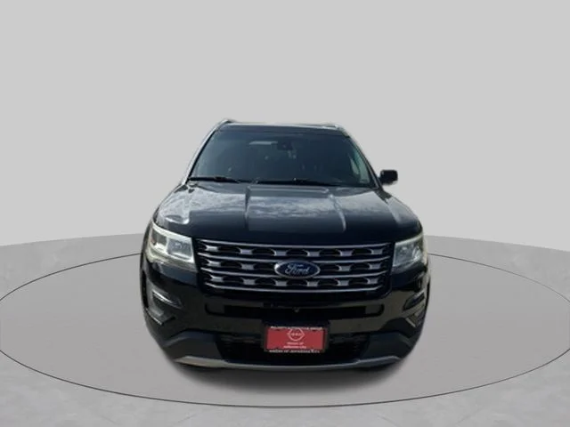 Used 2016 Black Ford Limited image 1