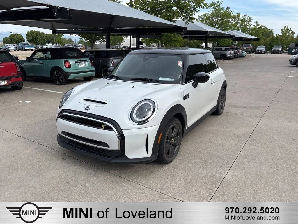 2024 MINI Hardtop Cooper SE's photo