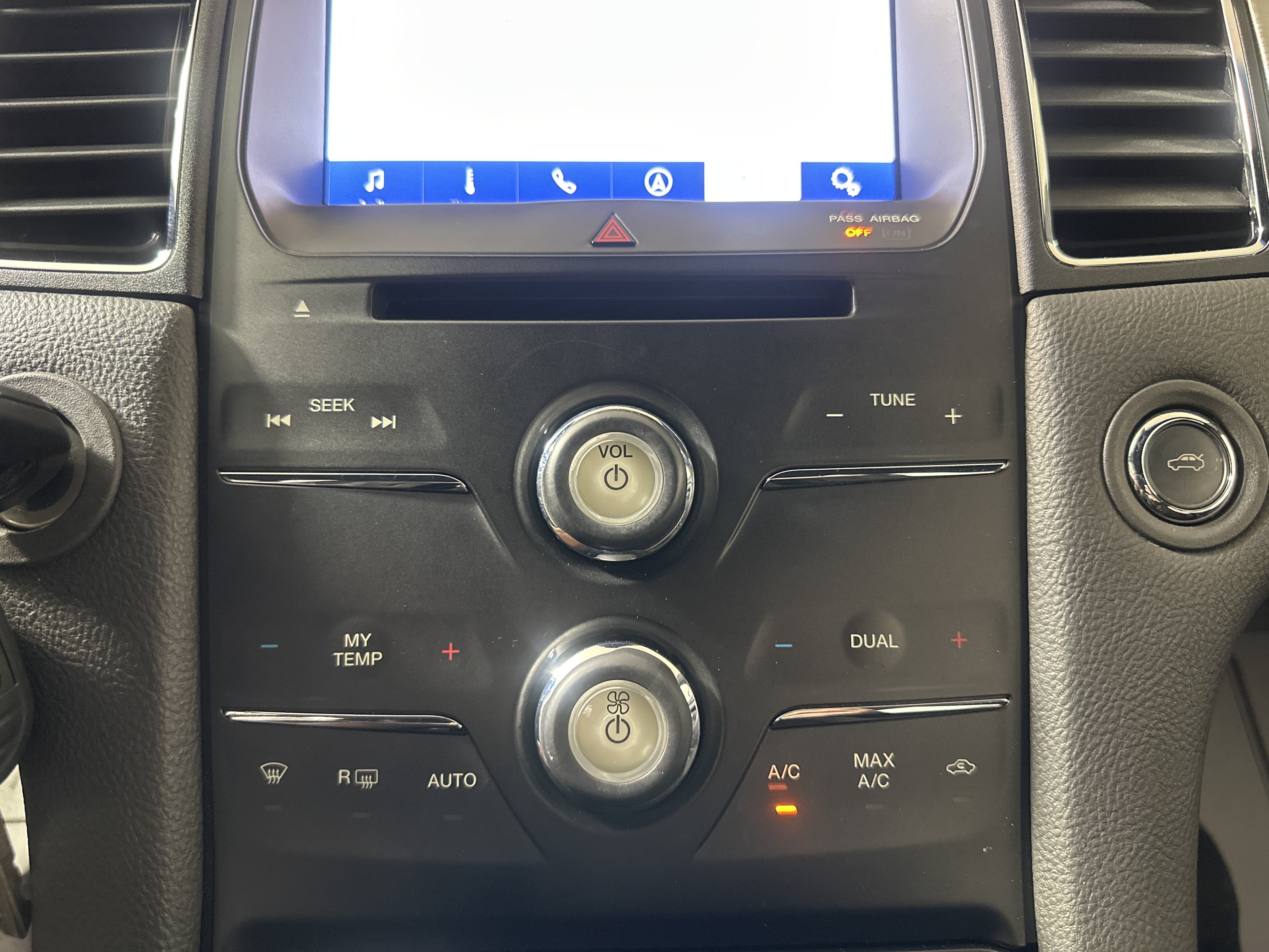 Used 2013 Ruby Red Metallic Tinted Ford SEL image 20