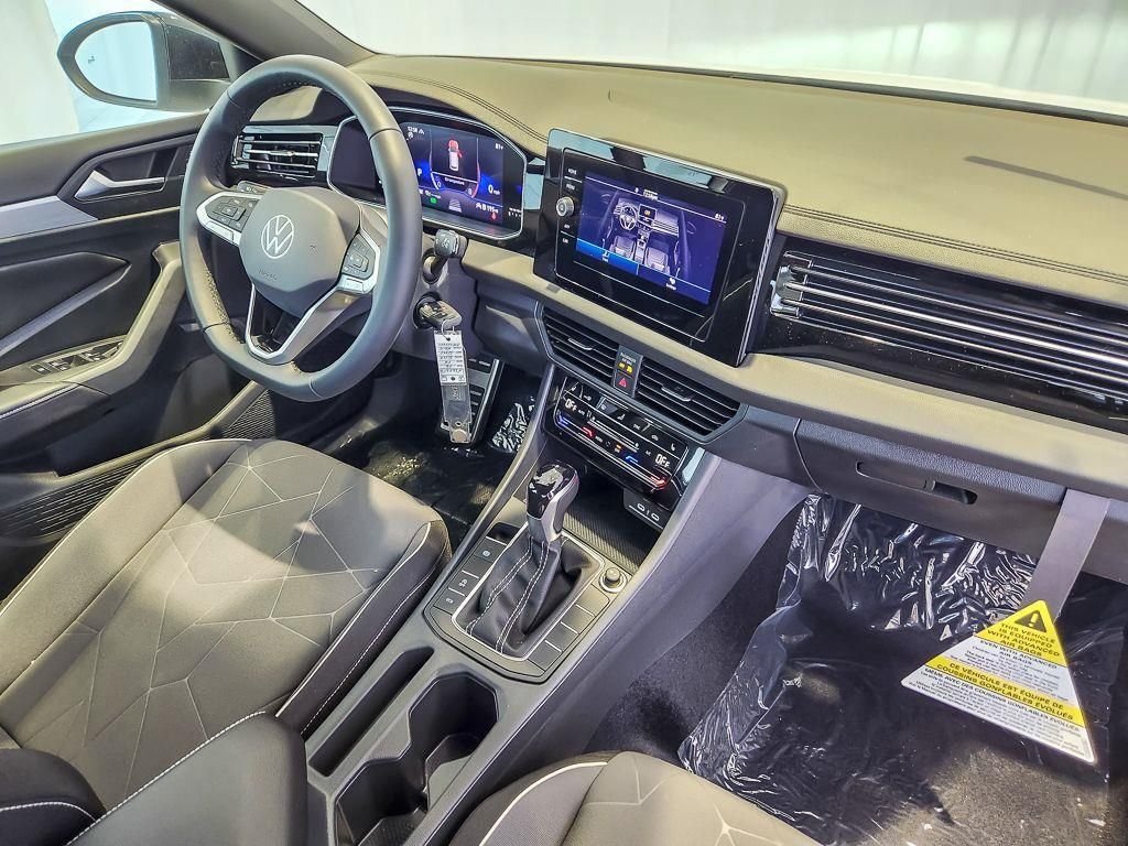 New 2026 Pure White Volkswagen 1.5T Sport image 17