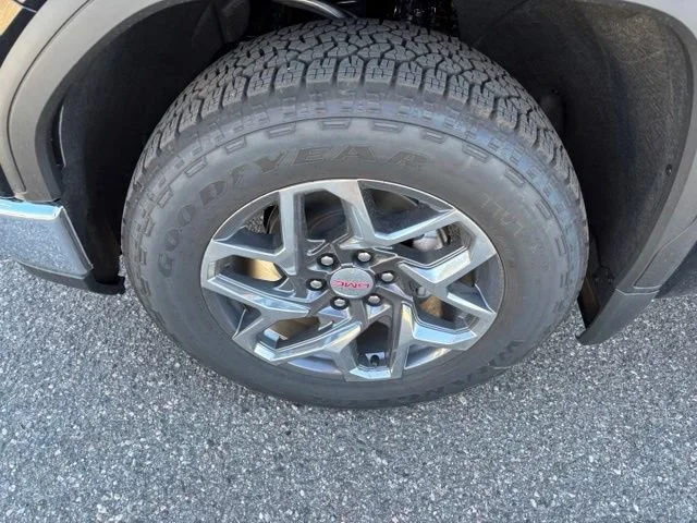 New 2026 Onyx Black GMC SLT image 11