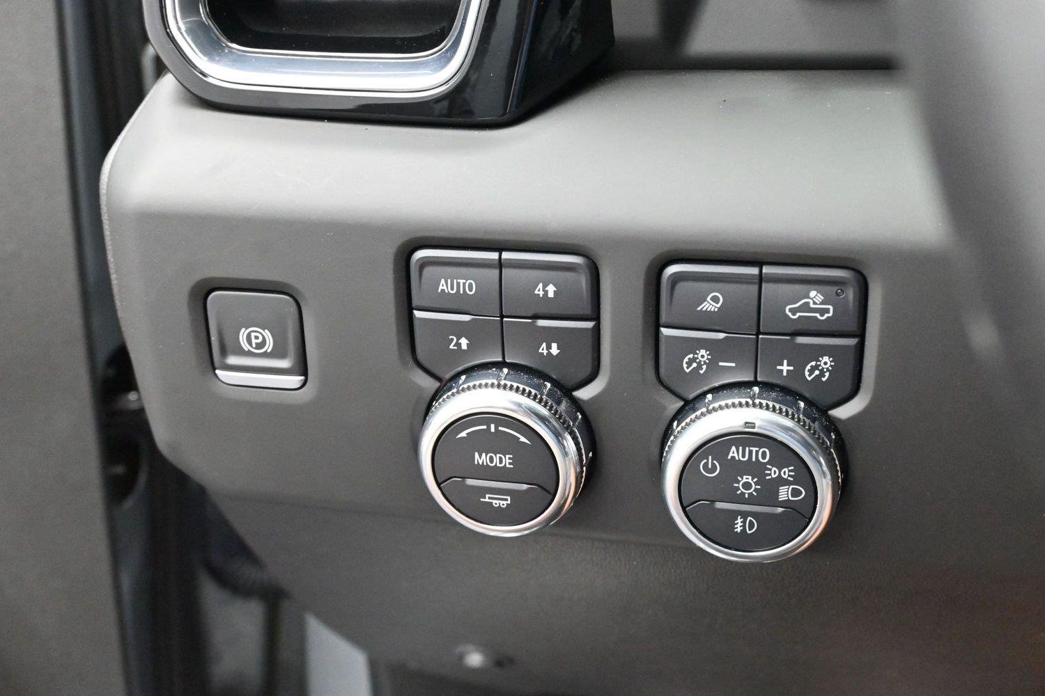 Used 2025 Sterling Metallic GMC Denali Ultimate DRW image 21
