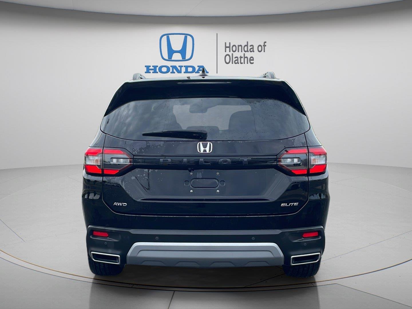 Certified Used 2025 Crystal Black Pearl Honda Elite image 4