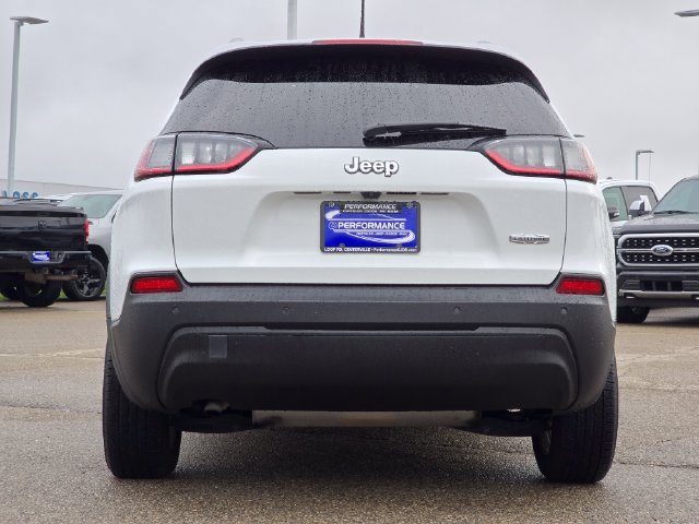 Used 2020 Bright White Clearcoat Jeep Latitude image 24