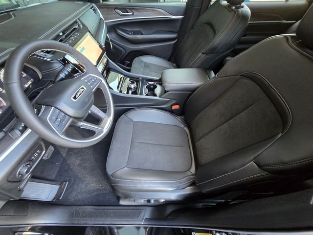New 2026 Diamond Black Crystal Pearlcoat Jeep Altitude image 22